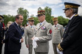 Victory Day Ceremony At De Gaulle Statue - Paris