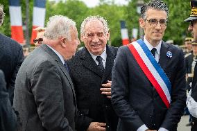 Victory Day Ceremony At De Gaulle Statue - Paris