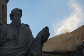 White Smoke Announces The Election Of The New Pope - Vatican