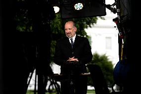 Commerce Secretary Lutnik Prepares for Interview at White House