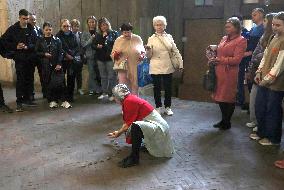 Warmth of Cold Walls performance shown in Kharkiv