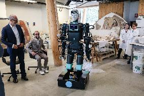 RoBee First Cognitive Humanoid For Restoration Unveiled - Milan