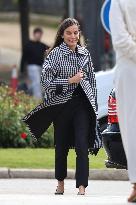 Queen Letizia Visits Cuesta de Moyano Book Fair - Madrid