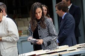 Queen Letizia Visits Cuesta de Moyano Book Fair - Madrid