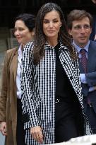 Queen Letizia Visits Cuesta de Moyano Book Fair - Madrid