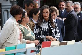 Queen Letizia Visits Cuesta de Moyano Book Fair - Madrid