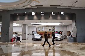 TESLA Store