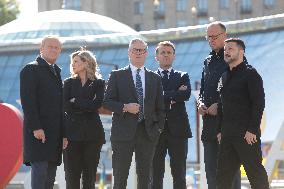 Ukrainian President and European leaders pay tribute to fallen warriors in Kyiv