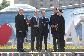 Ukrainian President and European leaders pay tribute to fallen warriors in Kyiv