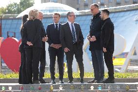 Ukrainian President and European leaders pay tribute to fallen warriors in Kyiv