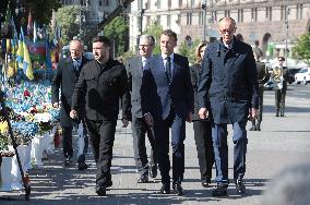 Ukrainian President and European leaders pay tribute to fallen warriors in Kyiv