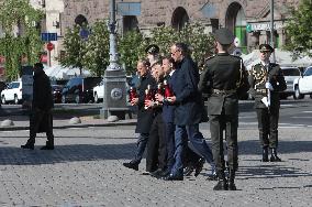 Ukrainian President and European leaders pay tribute to fallen warriors in Kyiv