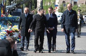 Ukrainian President and European leaders pay tribute to fallen warriors in Kyiv