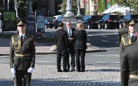 Ukrainian President and European leaders pay tribute to fallen warriors in Kyiv
