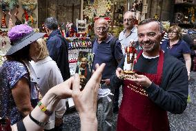 Artisan Gennaro Di Virgilio Celebrates Pope Leo XIV in Naples