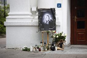 Woman Killed in Axe Attack at Warsaw University - Poland