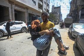Israeli Strike On Crowded Restaurant Kills 33 And Injures Dozens - Gaza