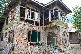 People Flee and Mourn After Border Strikes - Kashmir
