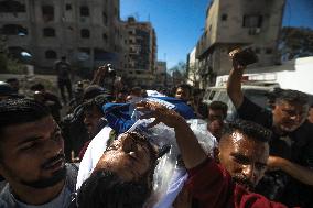 Israeli Strike On Crowded Restaurant Kills 33 And Injures Dozens - Gaza