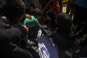Israeli Strike On Crowded Restaurant Kills 33 And Injures Dozens - Gaza