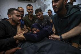 Israeli Strike On Crowded Restaurant Kills 33 And Injures Dozens - Gaza