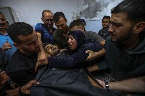Israeli Strike On Crowded Restaurant Kills 33 And Injures Dozens - Gaza