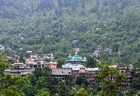 People Flee and Mourn After Border Strikes - Kashmir