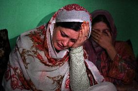 People Flee and Mourn After Border Strikes - Kashmir
