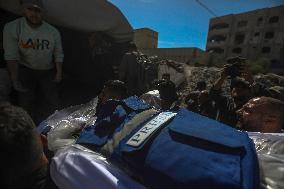 Israeli Strike On Crowded Restaurant Kills 33 And Injures Dozens - Gaza