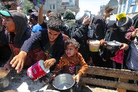 Palestinians Face Food Crisis Amid Shortages - Gaza