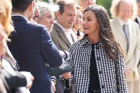 Queen Letizia Visits Cuesta de Moyano Book Fair - Madrid