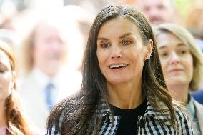Queen Letizia Visits Cuesta de Moyano Book Fair - Madrid