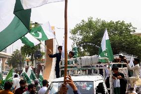 Rawalpindi Rally Backs Pakistan Military - Pakistan