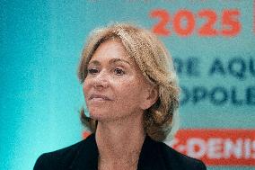 Valerie Pecresse at the Olympic Aquatic Center - Paris AJ