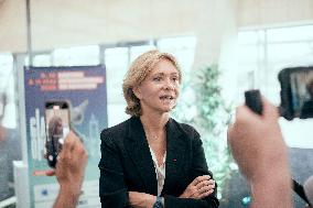 Valerie Pecresse at the Olympic Aquatic Center - Paris AJ