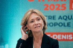 Valerie Pecresse at the Olympic Aquatic Center - Paris AJ