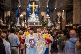 Mass for Pope Leon XIV at the Notre-Dame de Paris