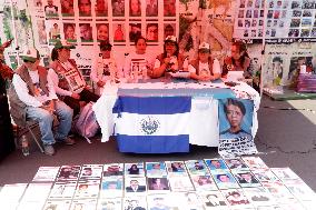 Vigil in Mexico City Honors Mothers of the Missing - Mexico