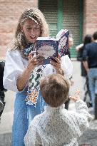 Yolanda Díaz Engages Citizens on Workday Reduction - Madrid