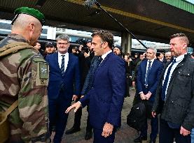 Le président français Emmanuel Macron, le Premier ministre britannique Keir Starmer et le chancelier allemand Friedrich Merz arr