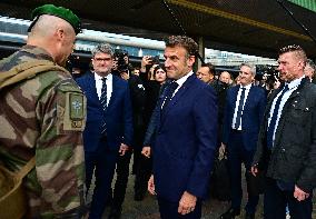 Le président français Emmanuel Macron, le Premier ministre britannique Keir Starmer et le chancelier allemand Friedrich Merz arr
