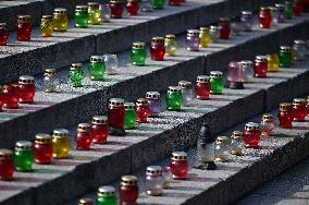 Commémoration des victimes de la guerre sur la place Maïdan à Kiev