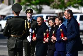 Commémoration des victimes de la guerre sur la place Maïdan à Kiev