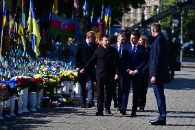 Commémoration des victimes de la guerre sur la place Maïdan à Kiev