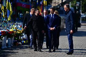 Commémoration des victimes de la guerre sur la place Maïdan à Kiev