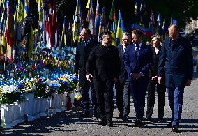Commémoration des victimes de la guerre sur la place Maïdan à Kiev