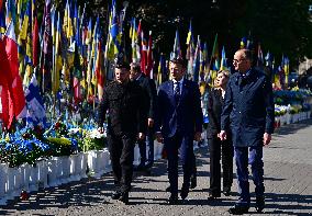 Commémoration des victimes de la guerre sur la place Maïdan à Kiev
