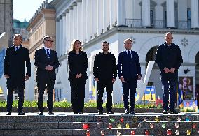 Commémoration des victimes de la guerre sur la place Maïdan à Kiev