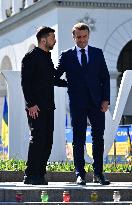Commémoration des victimes de la guerre sur la place Maïdan à Kiev
