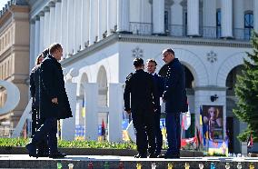 Commémoration des victimes de la guerre sur la place Maïdan à Kiev